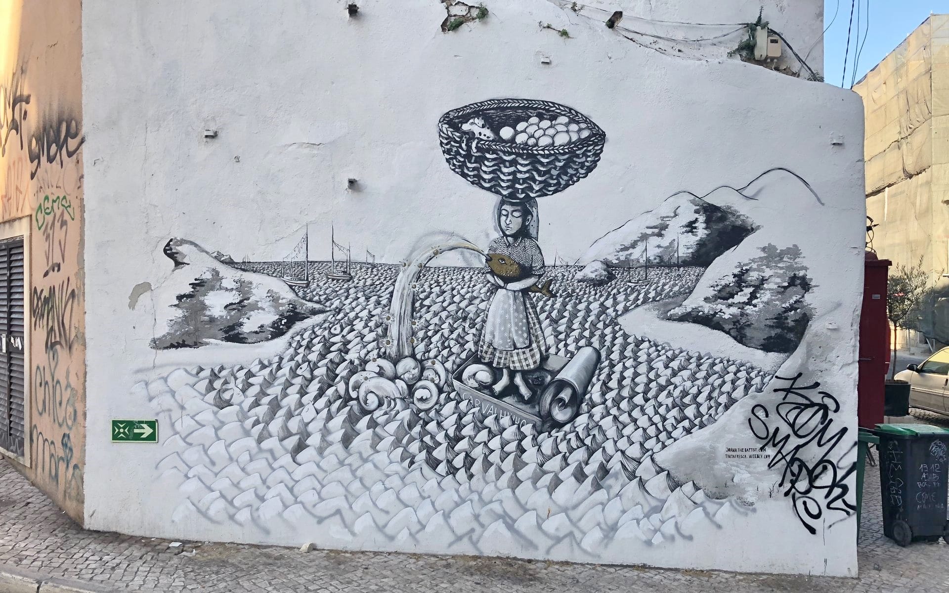 Street Art Setubal Joana the Baptist