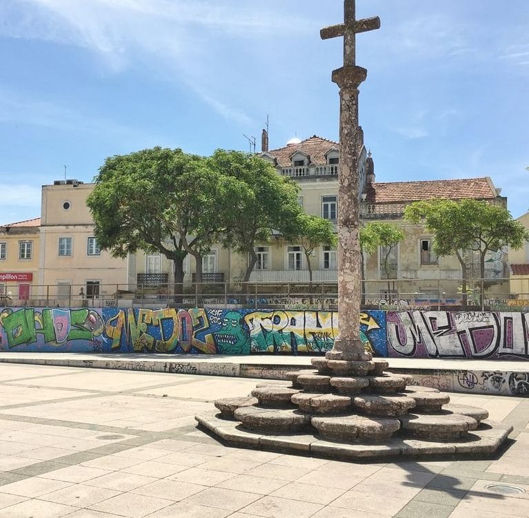 Largo do Convento de Jesus Featured